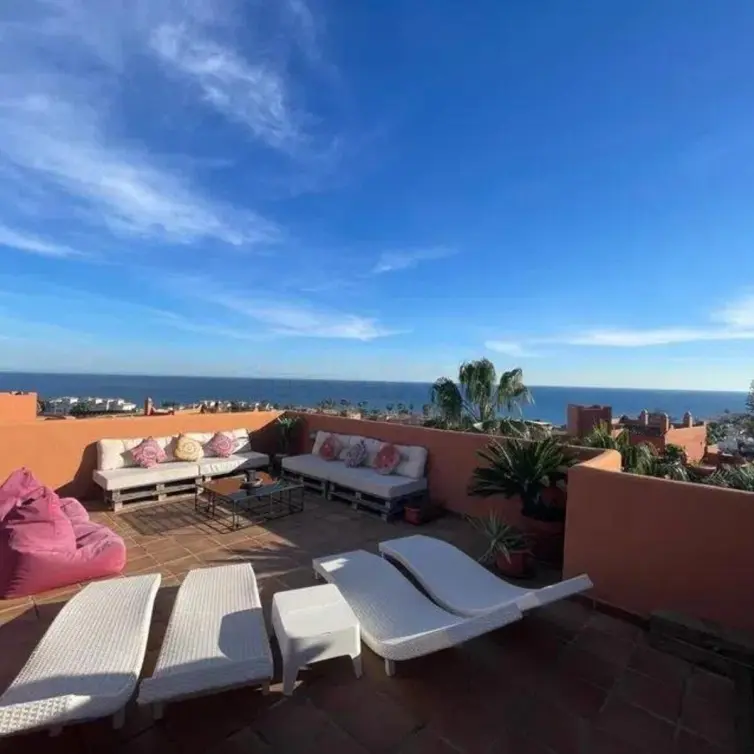 Продажа пентхауса в Estepona