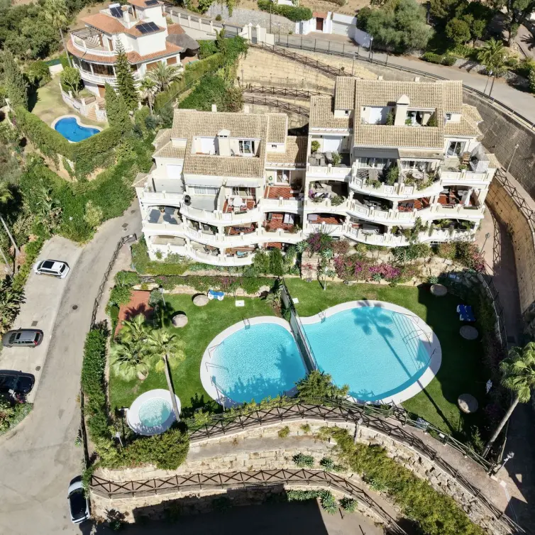 Venta de ático dúplex en Elviria
