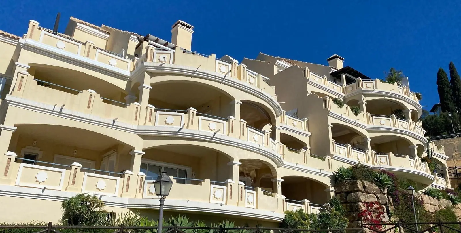 Venta de ático dúplex en Elviria 2