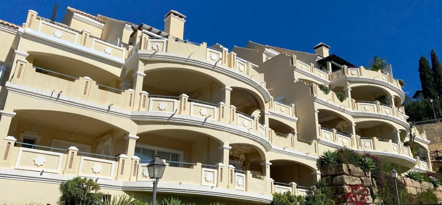 Venta de ático dúplex en Elviria 1