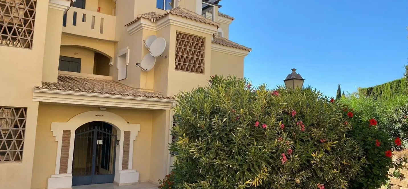 Venta de ático dúplex en Elviria 2