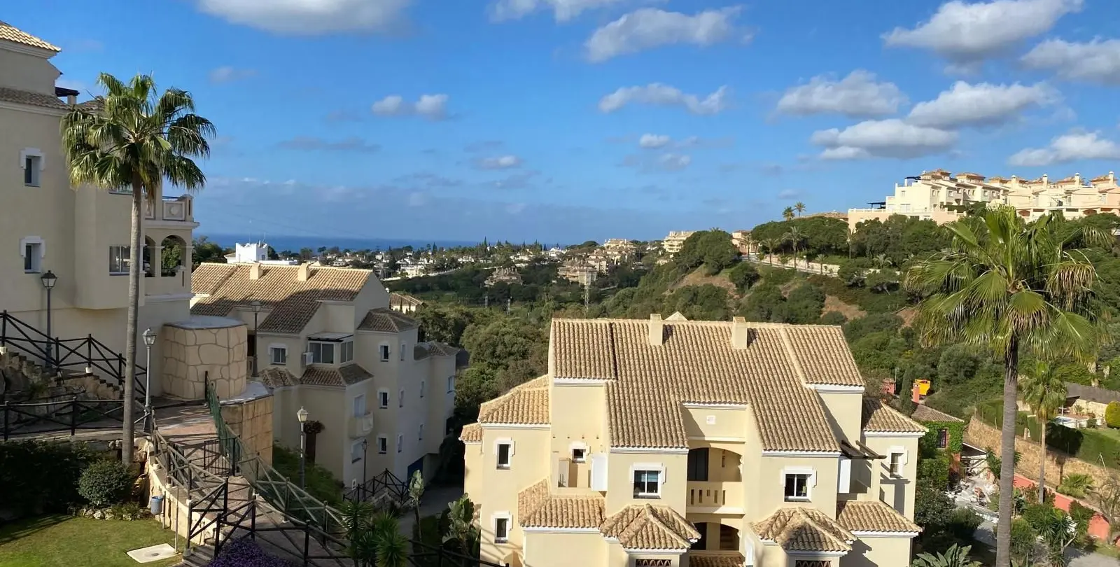 Venta de ático dúplex en Elviria 4