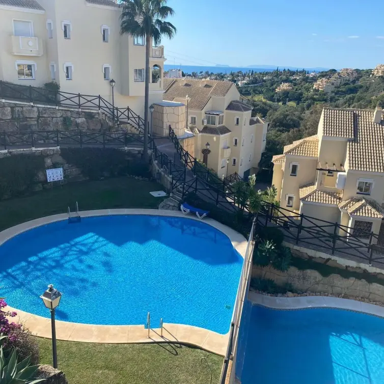 Venta de ático dúplex en Elviria