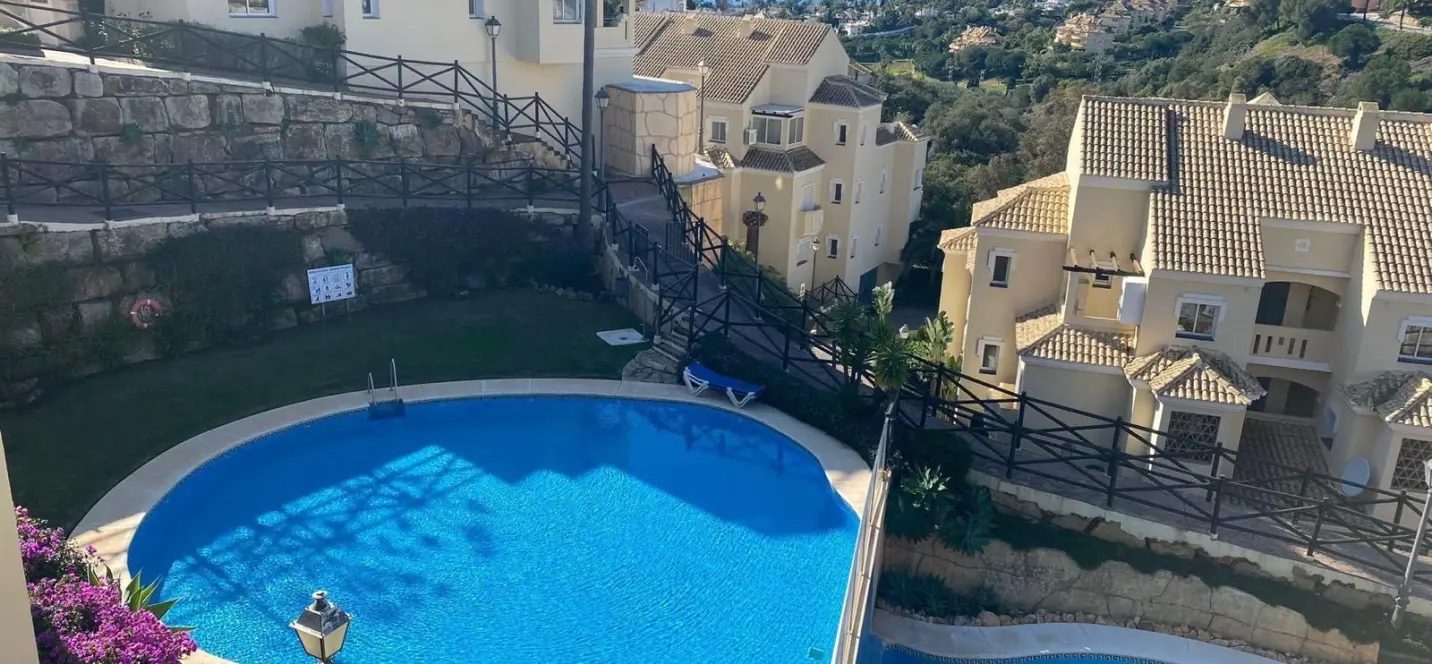 Venta de ático dúplex en Elviria 4