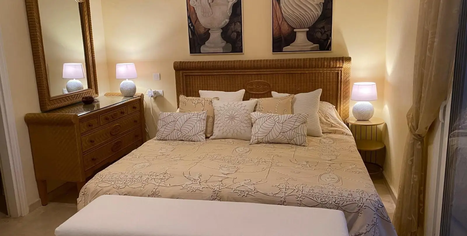 Venta de ático dúplex en Elviria 16