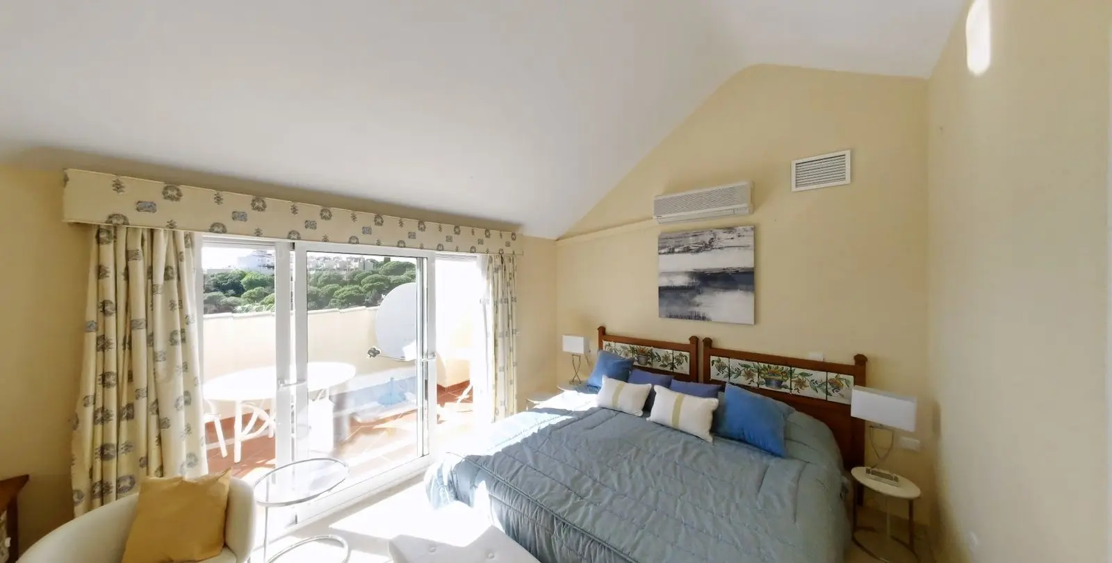Venta de ático dúplex en Elviria 33