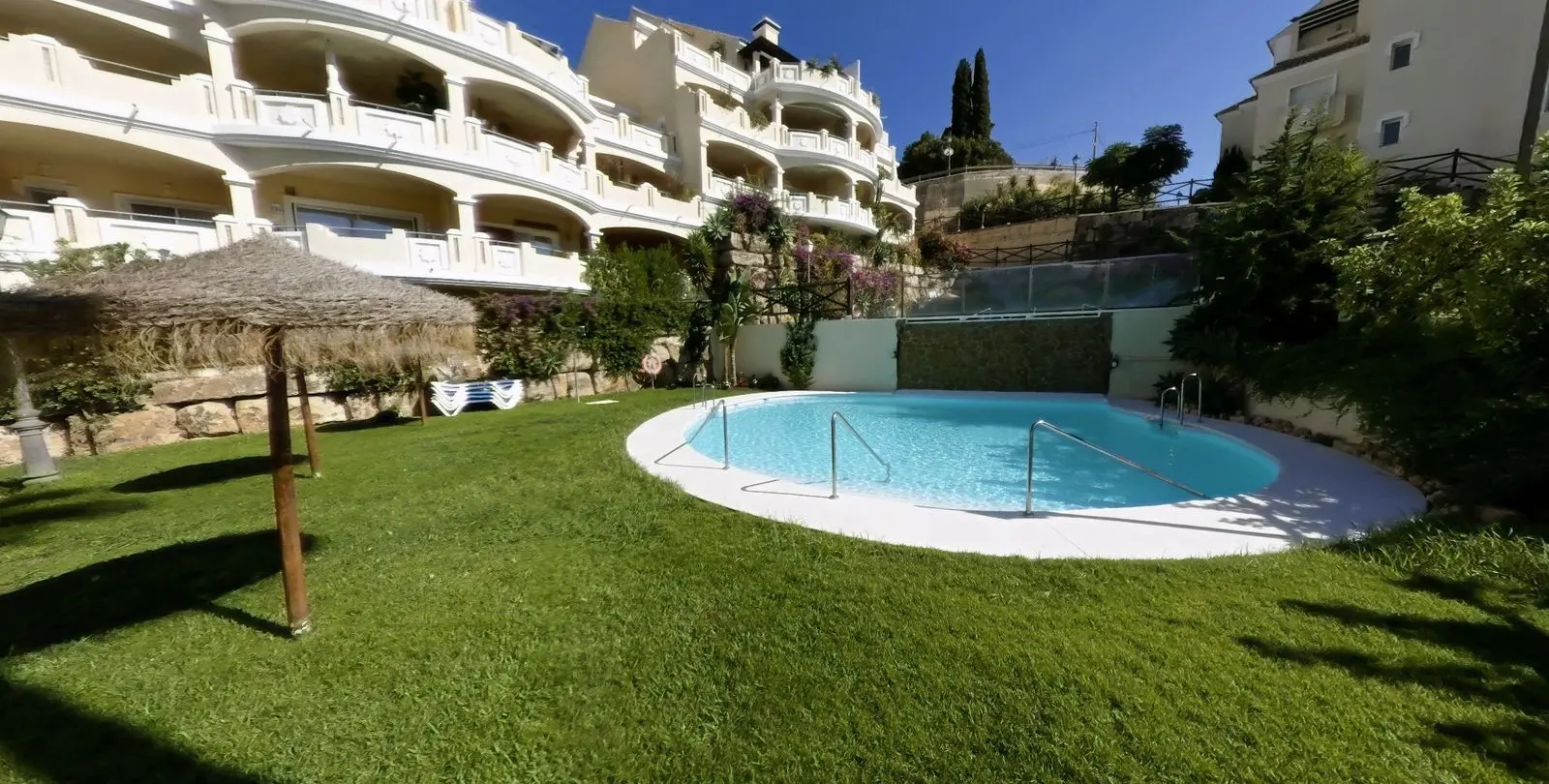 Venta de ático dúplex en Elviria 39