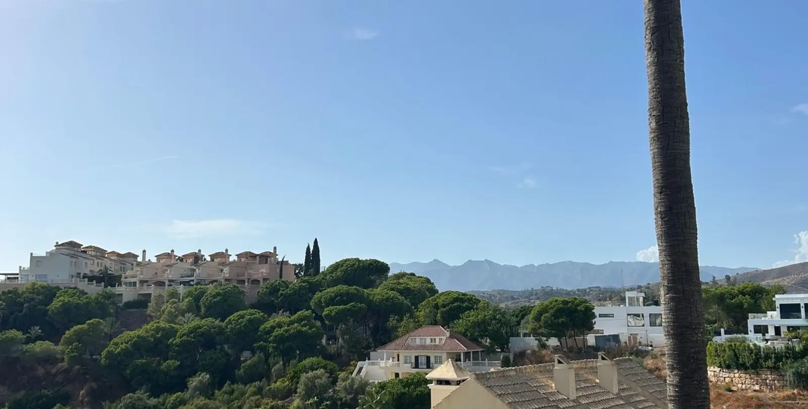 Venta de ático dúplex en Elviria 42