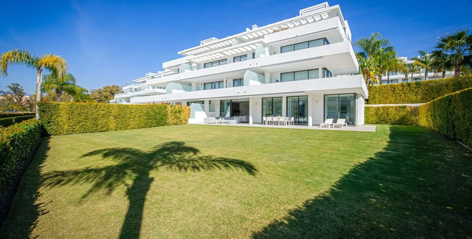 Venta de apartamento en planta baja en Estepona 4