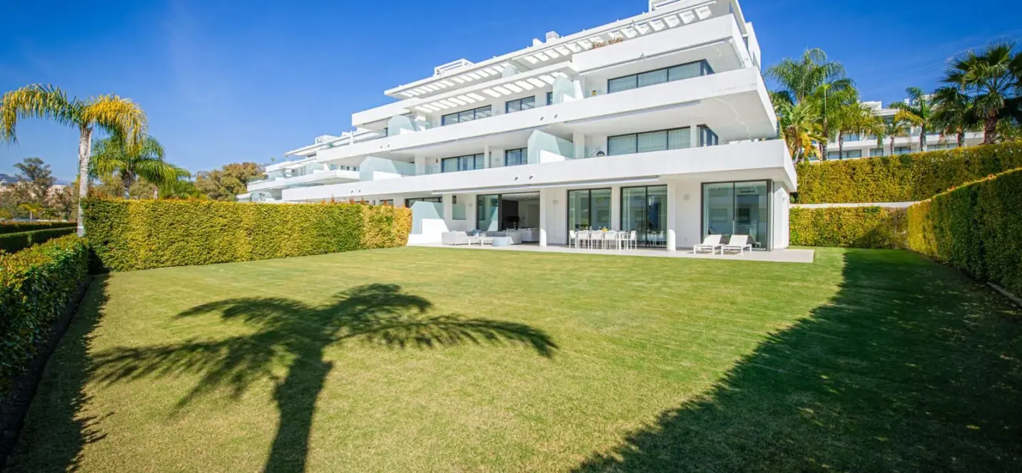 Venta de apartamento en planta baja en Estepona 3