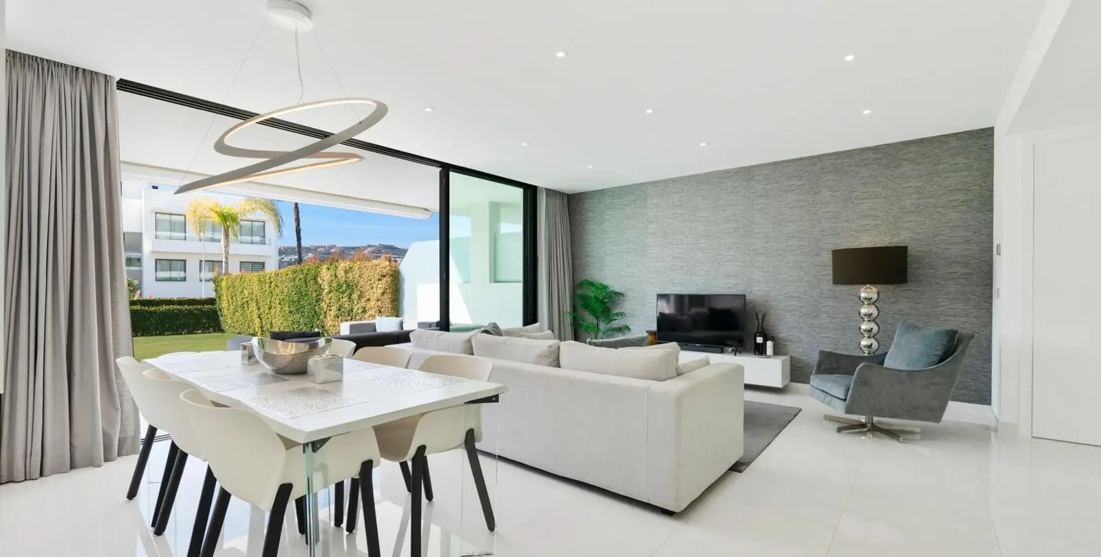 Venta de apartamento en planta baja en Estepona 8