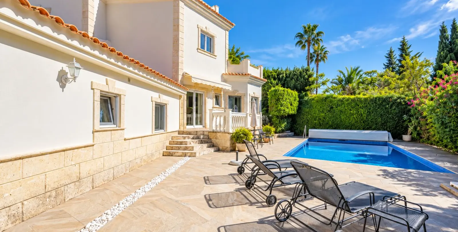 Venta de villa independiente en El Rosario 4