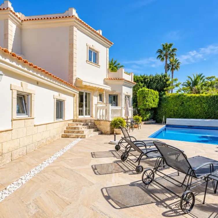 Venta de villa independiente en El Rosario
