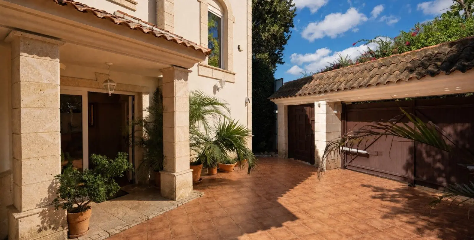 Venta de villa independiente en El Rosario 9