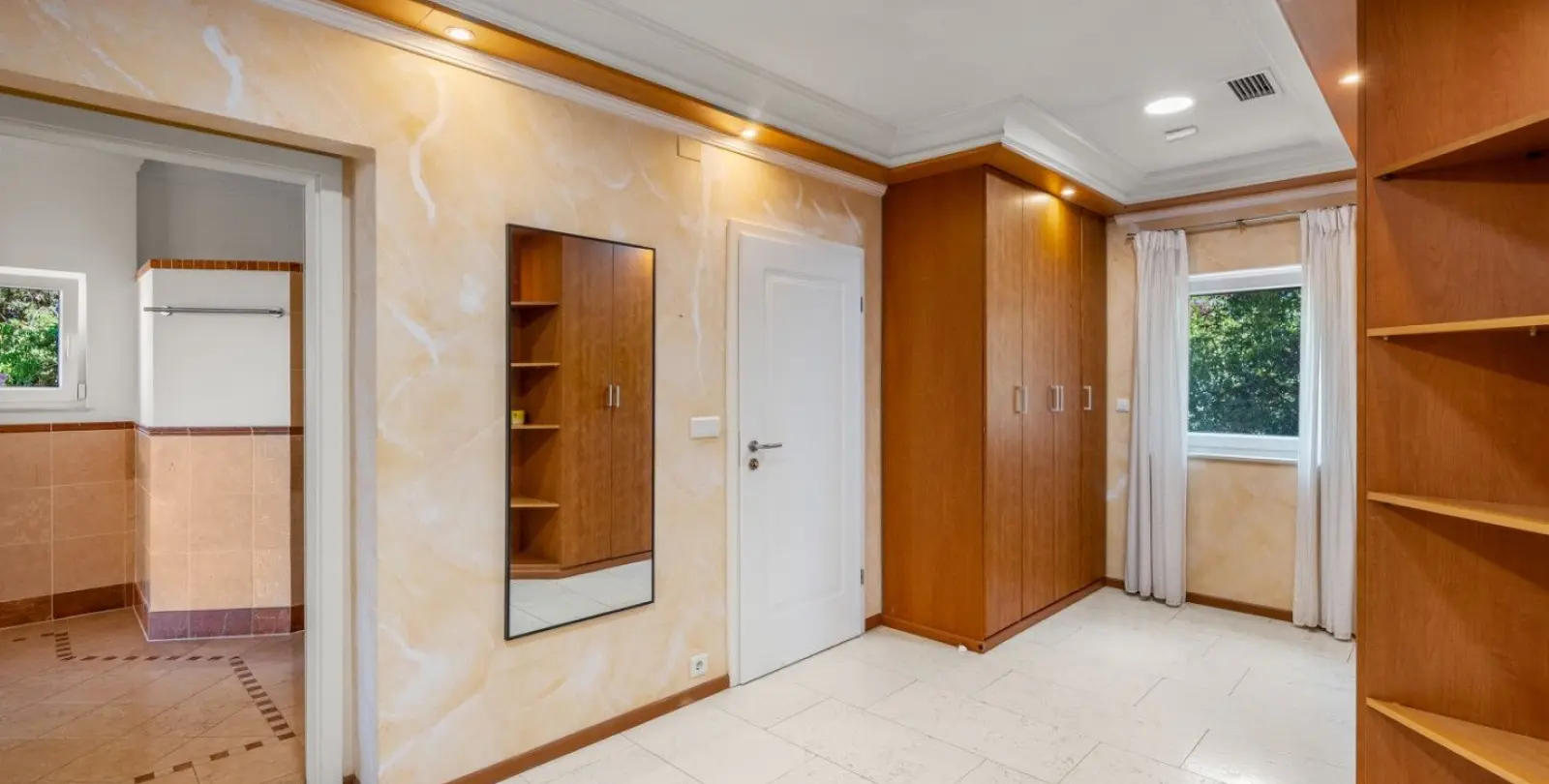 Venta de villa independiente en El Rosario 36