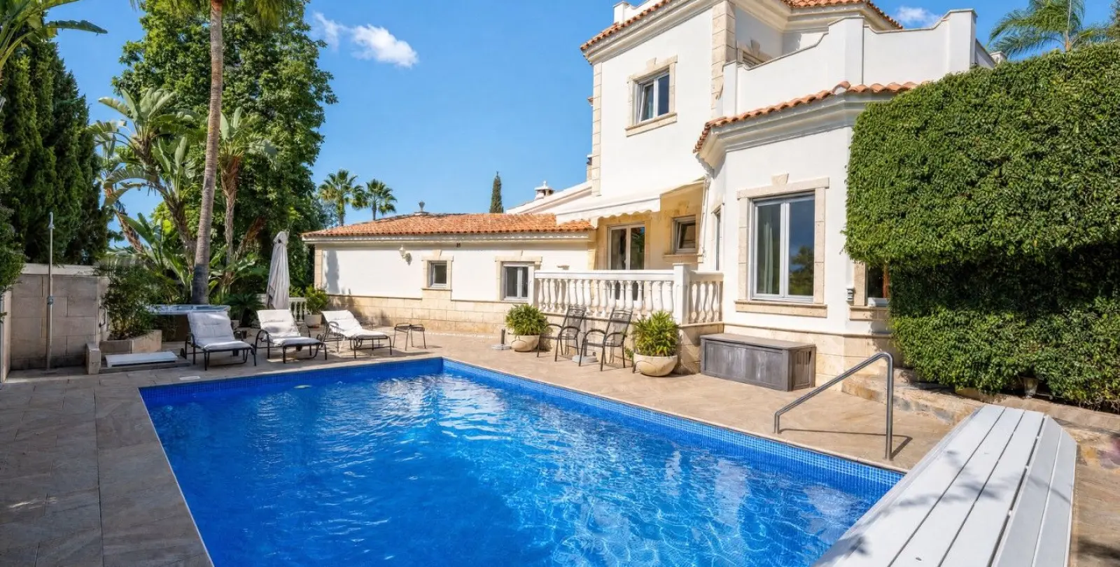 Venta de villa independiente en El Rosario 50