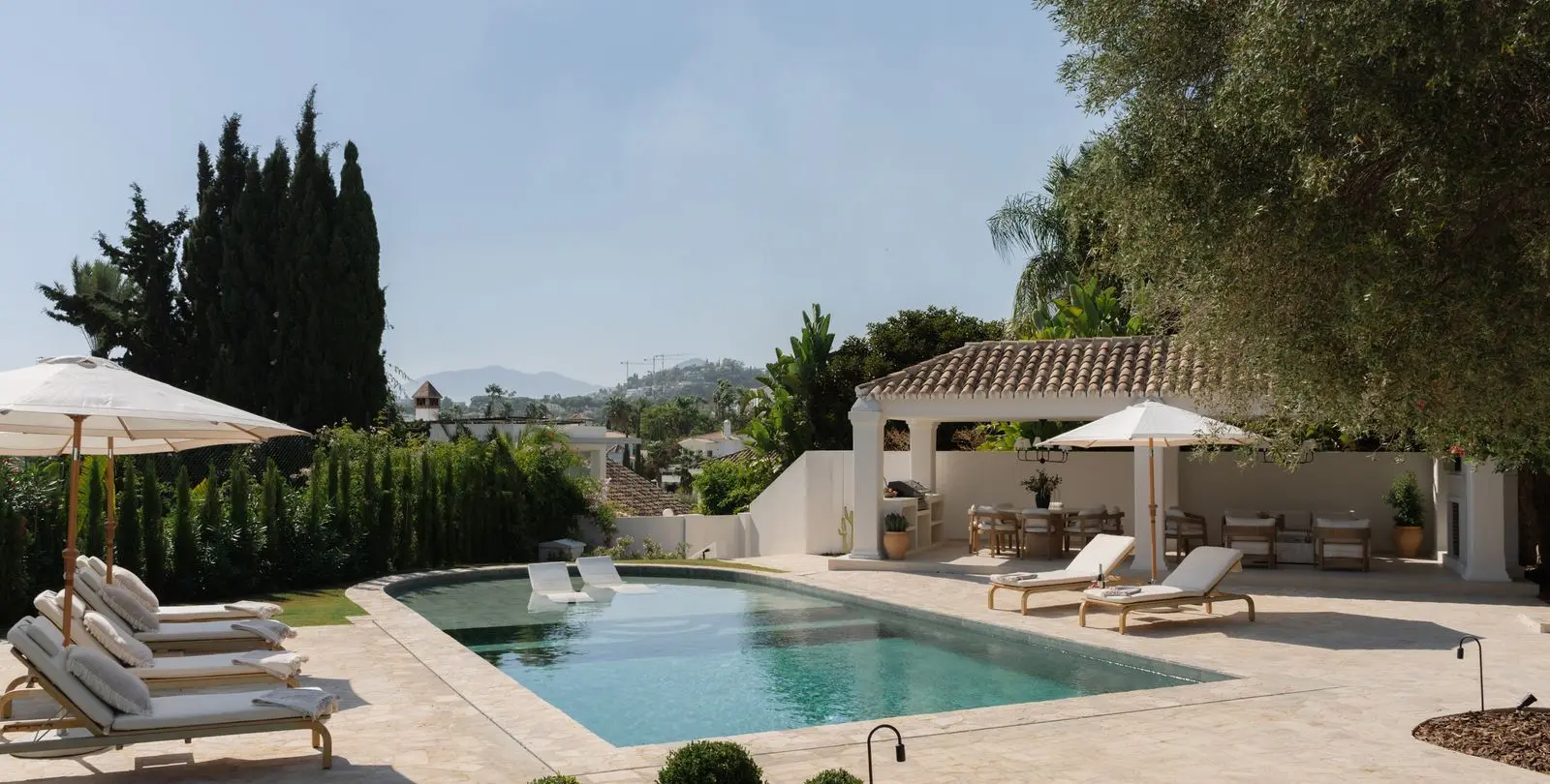 Sale of detached villa in Nueva Andalucía 2