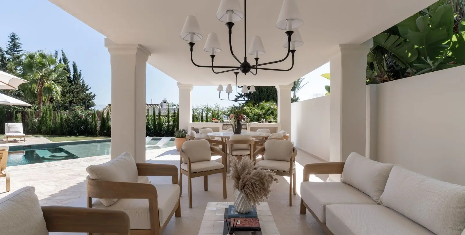 Sale of detached villa in Nueva Andalucía 35