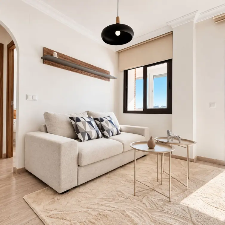 Продажа апартаментов на среднем этаже в The Golden Mile