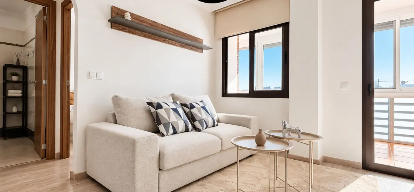 Sale of middle floor apartment in The Golden Mile 4