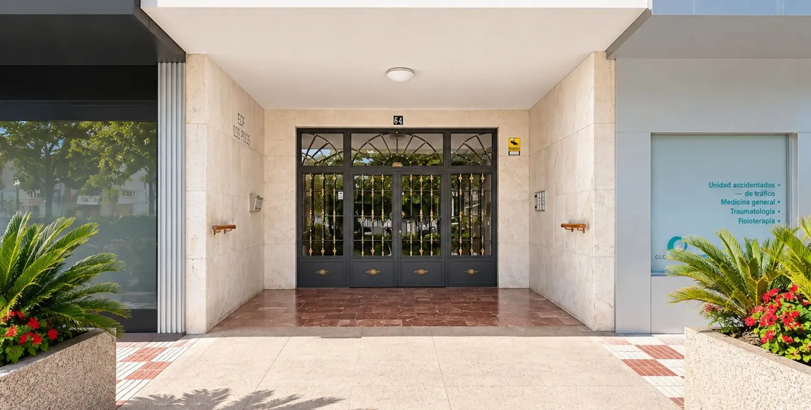 Sale of middle floor apartment in The Golden Mile 14
