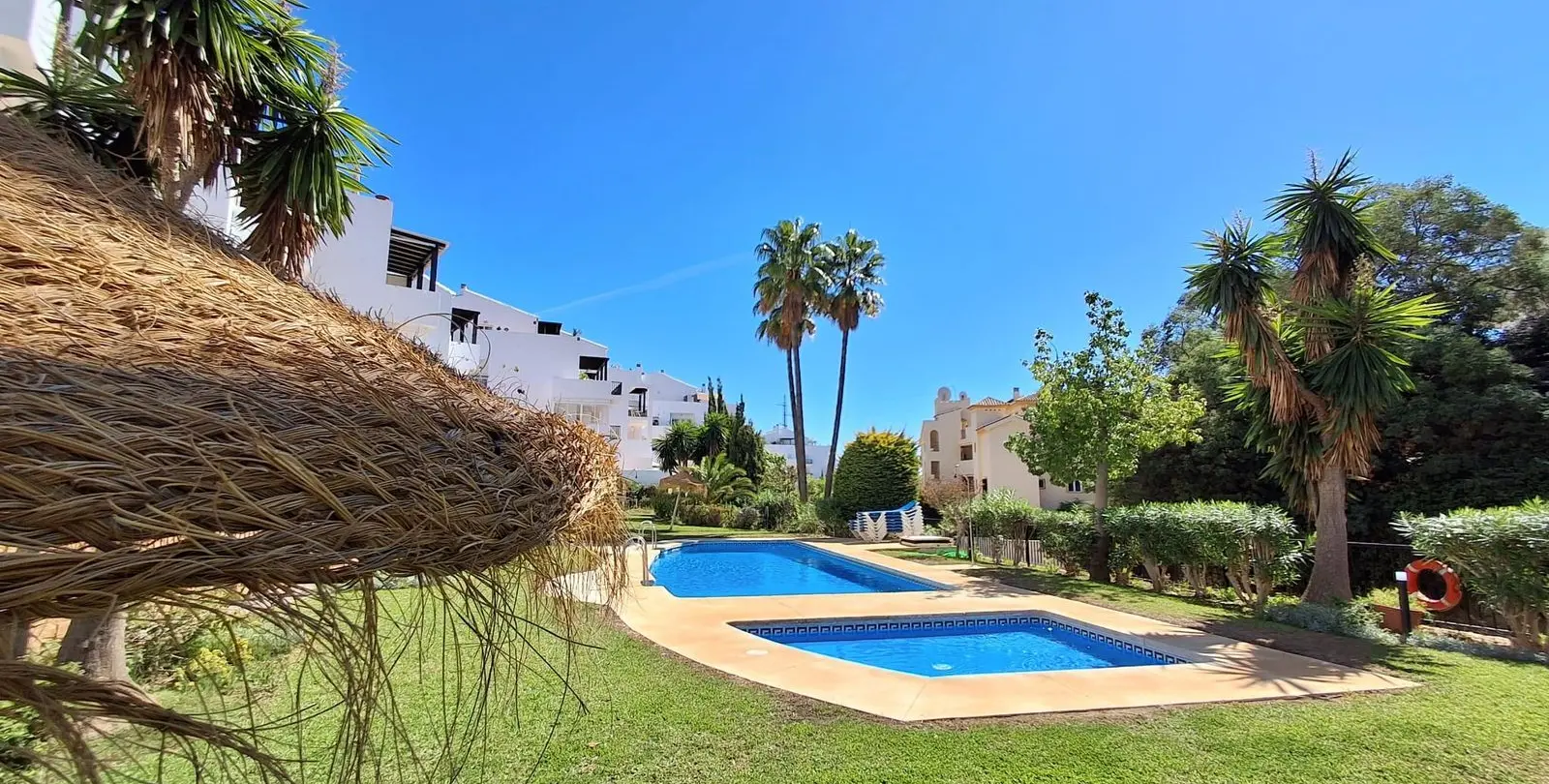 Venta de apartamento en planta baja en Miraflores 21