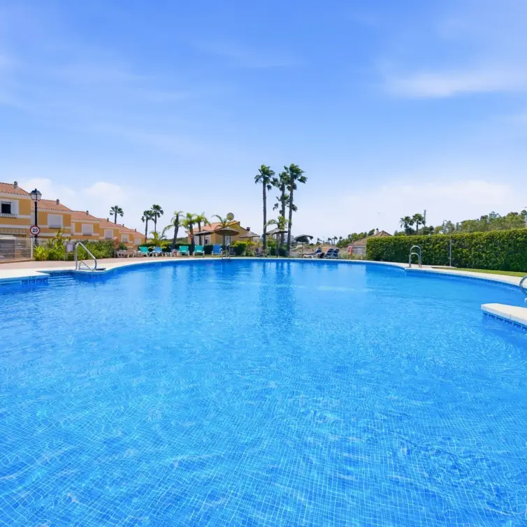 Sale of townhouse in La Duquesa