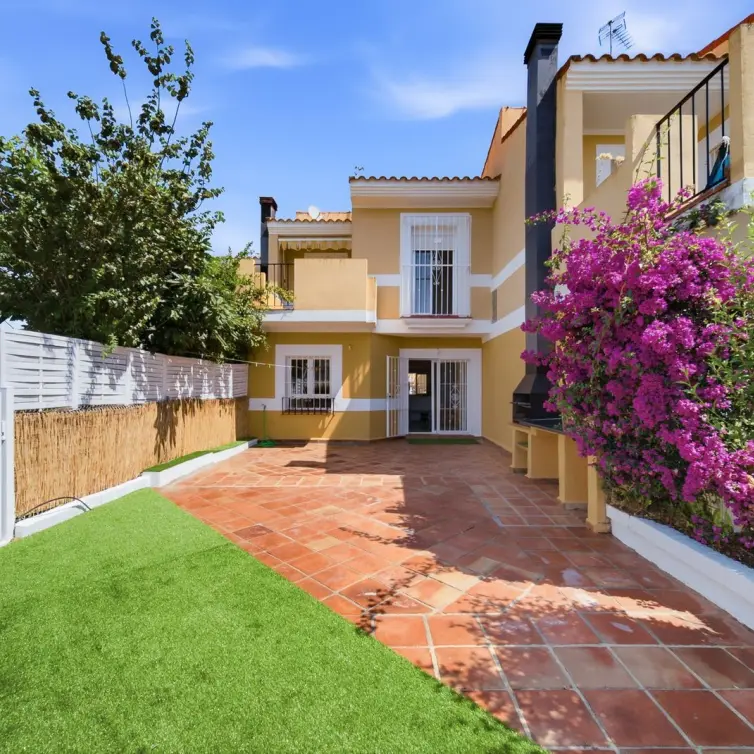 Sale of townhouse in La Duquesa