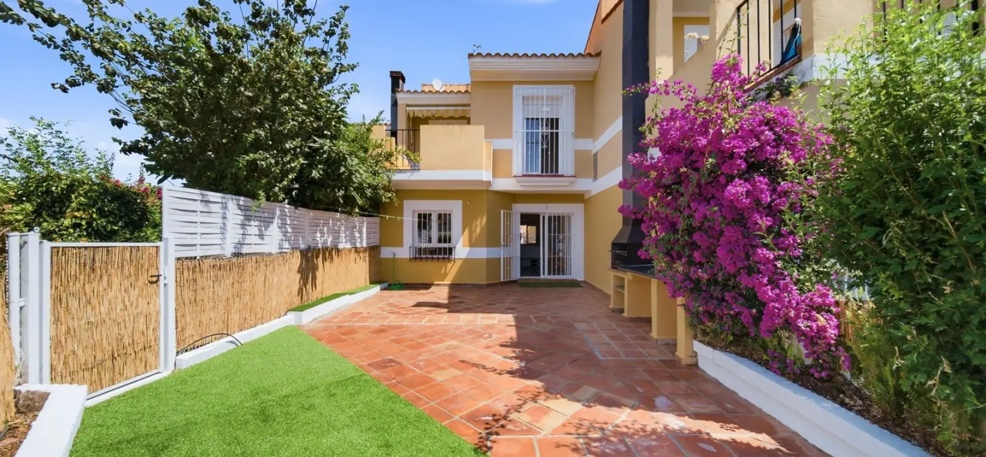 Sale of townhouse in La Duquesa 1