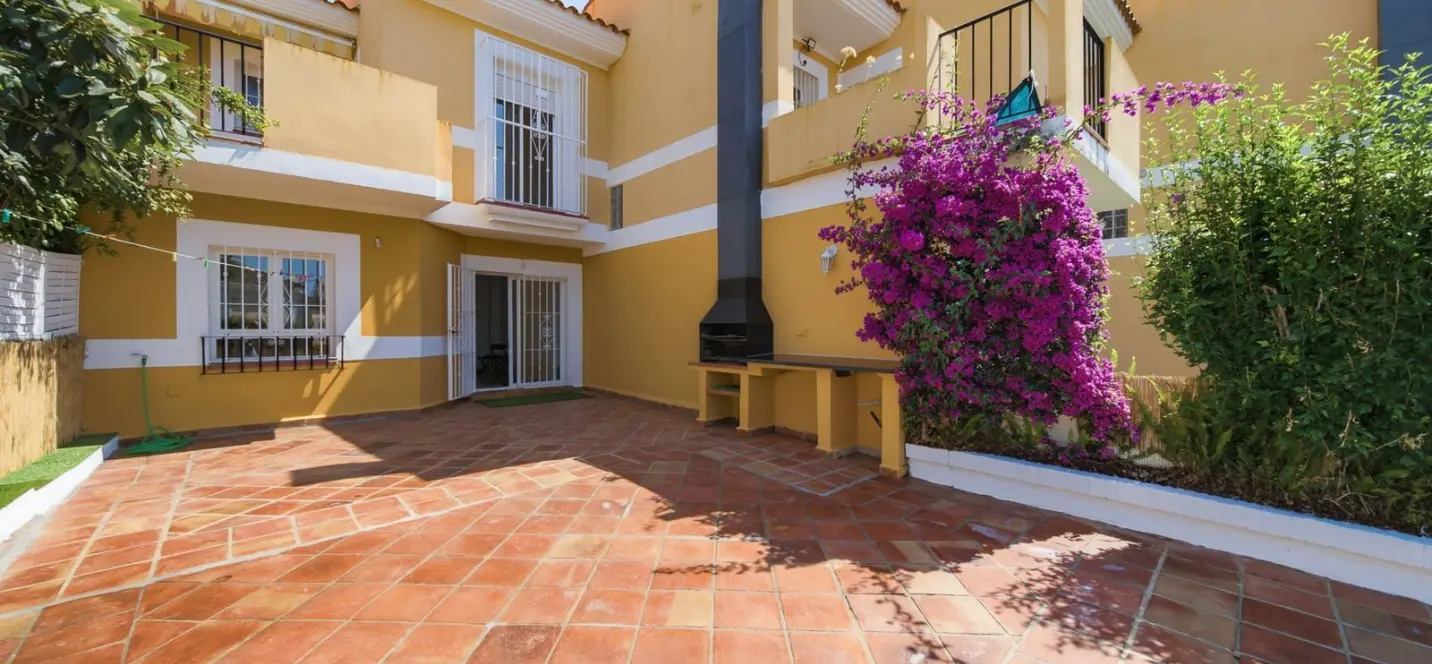 Sale of townhouse in La Duquesa 2