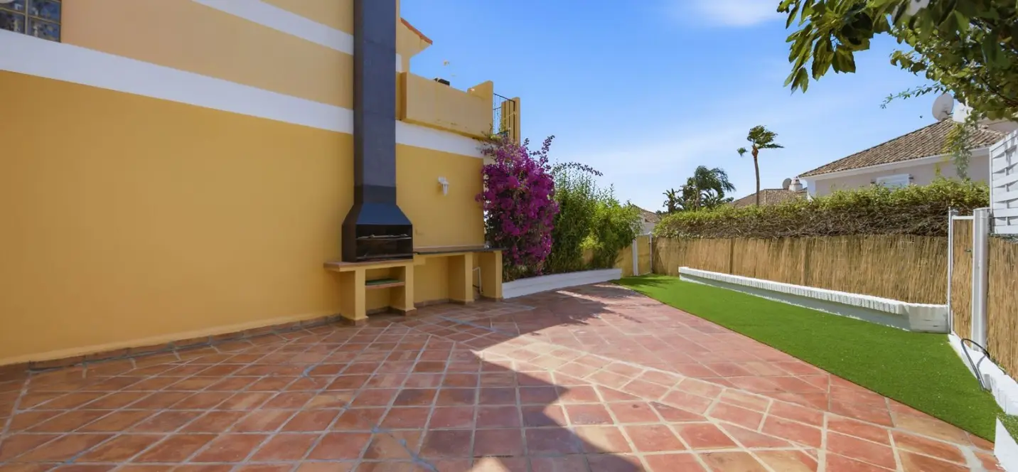 Sale of townhouse in La Duquesa 3