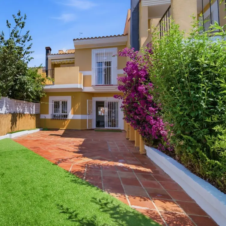 Sale of townhouse in La Duquesa