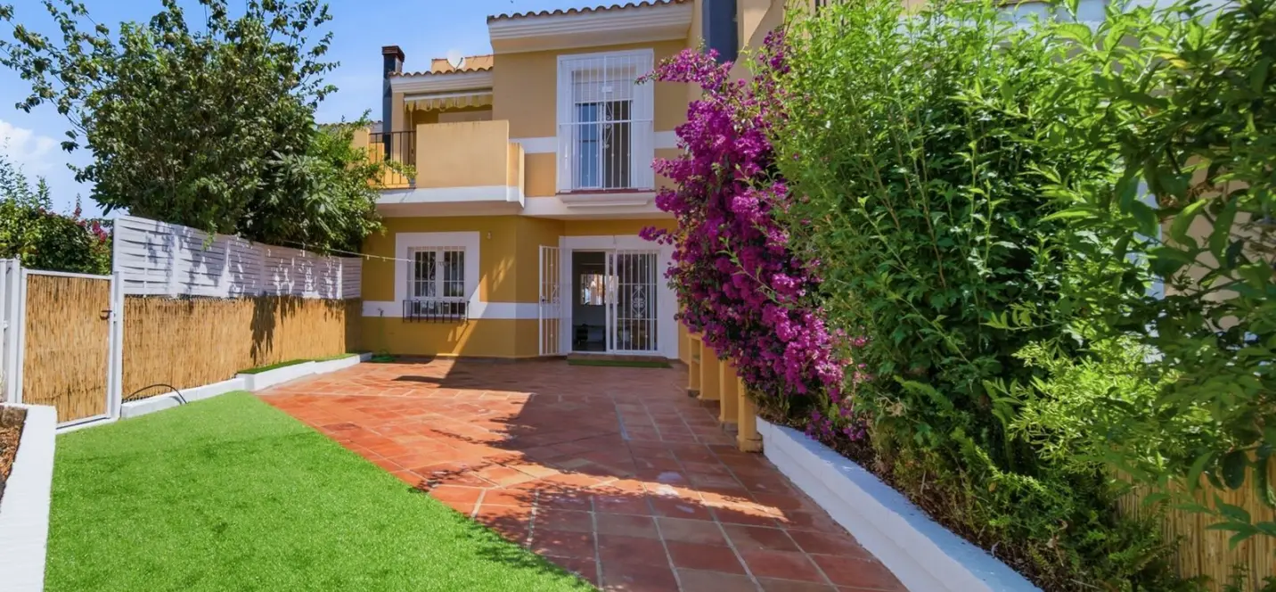 Sale of townhouse in La Duquesa 4