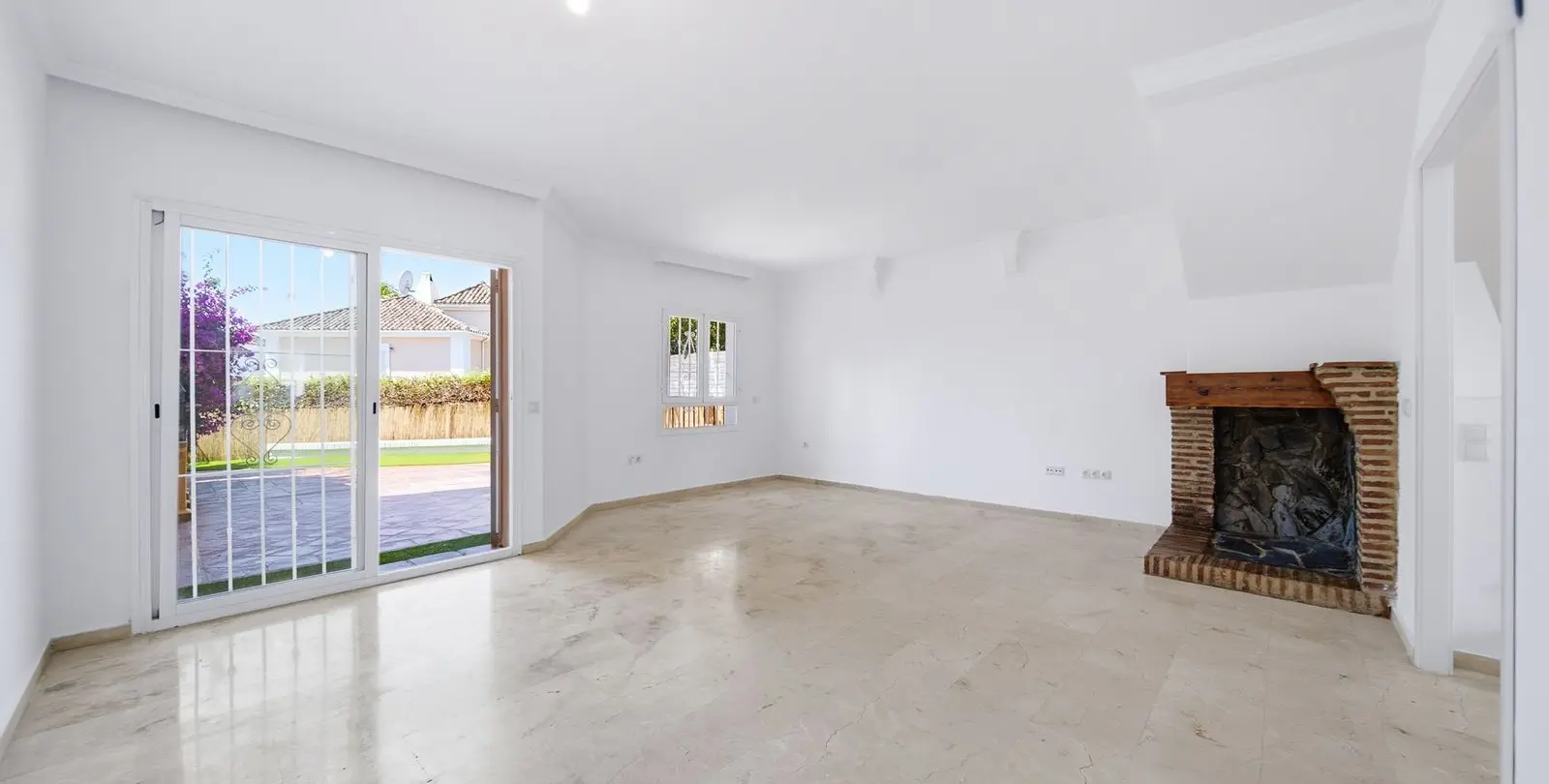 Venta de adosado en La Duquesa 6
