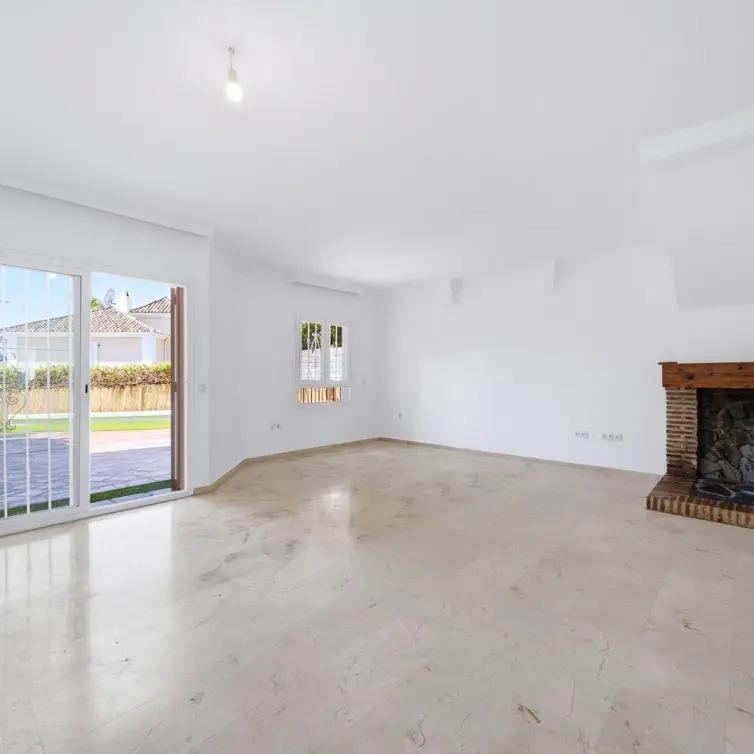 Sale of townhouse in La Duquesa