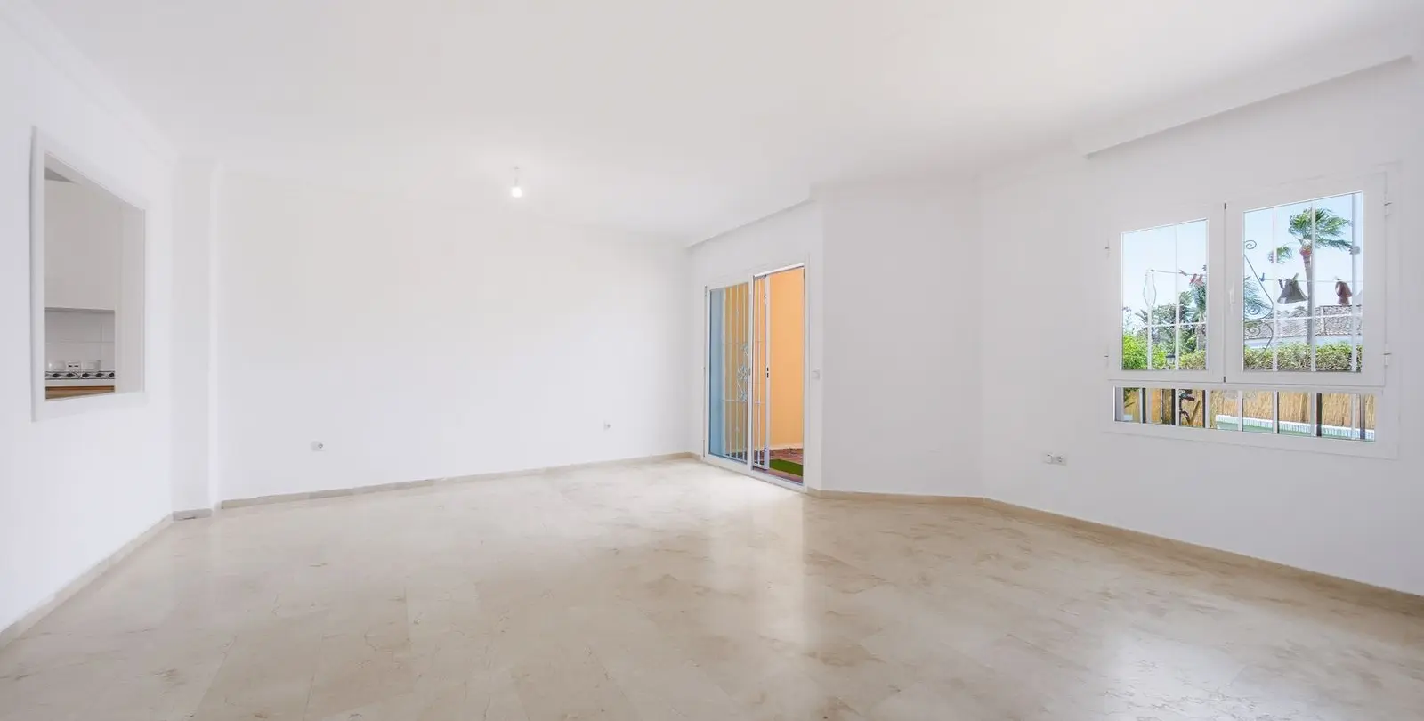 Venta de adosado en La Duquesa 9