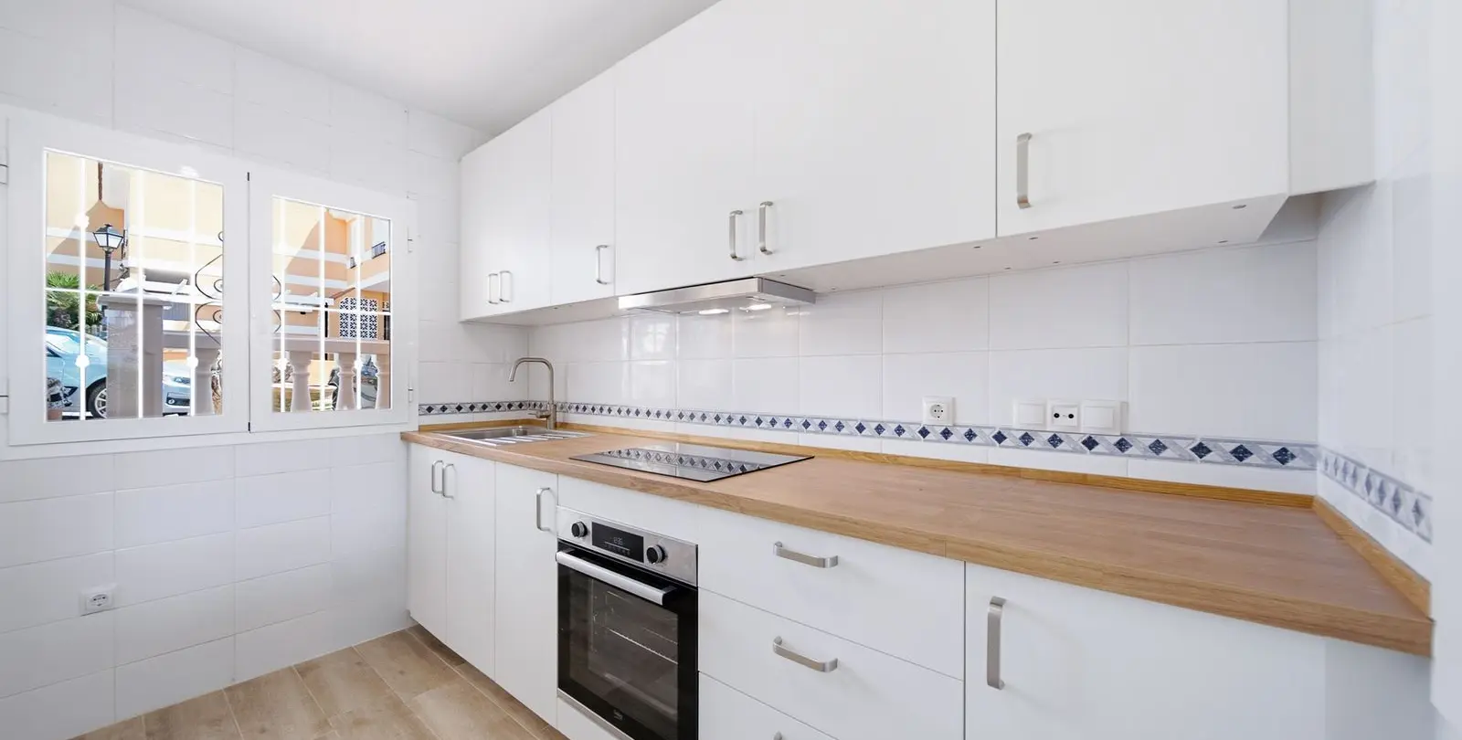 Venta de adosado en La Duquesa 11