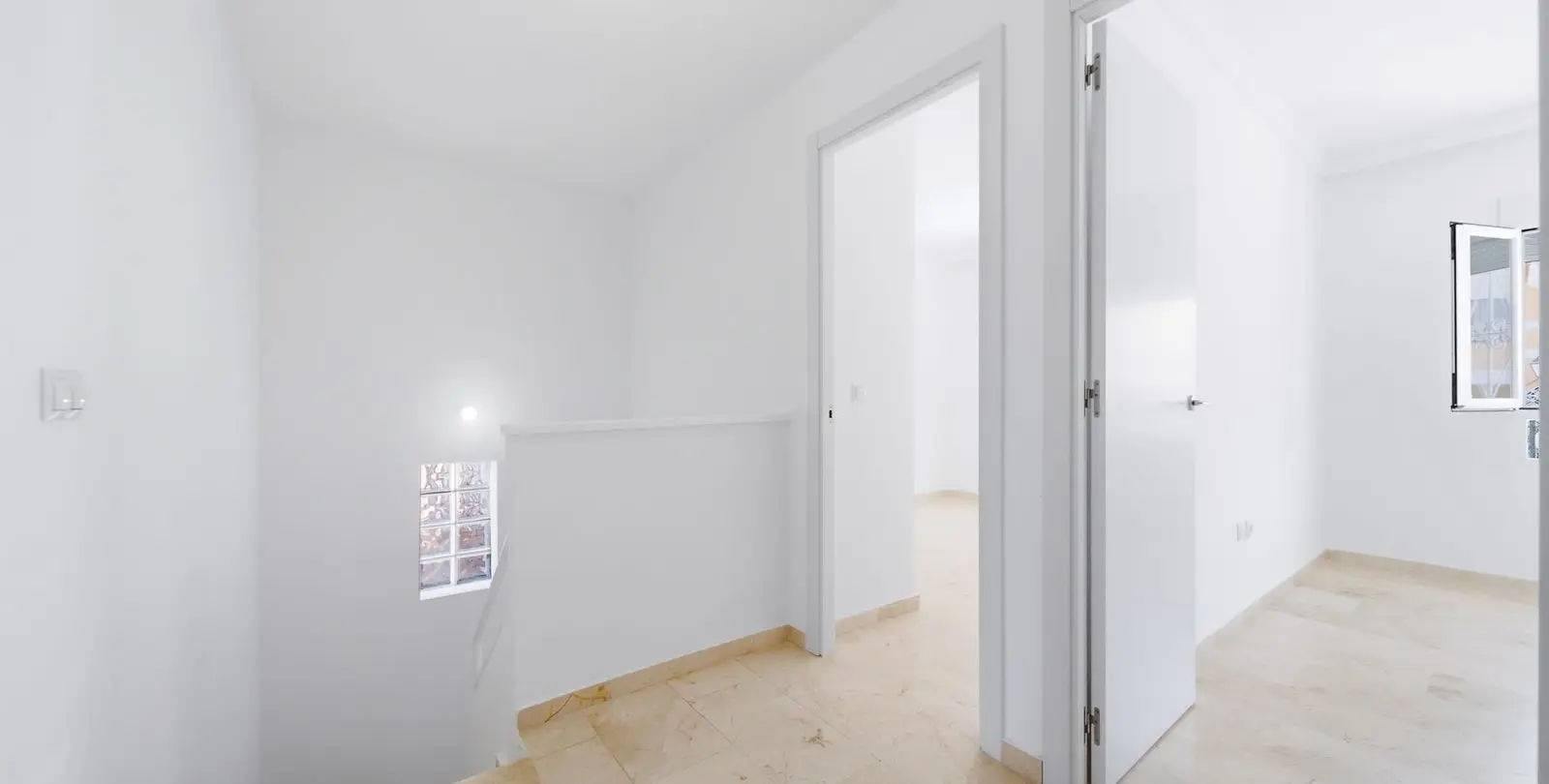 Venta de adosado en La Duquesa 18