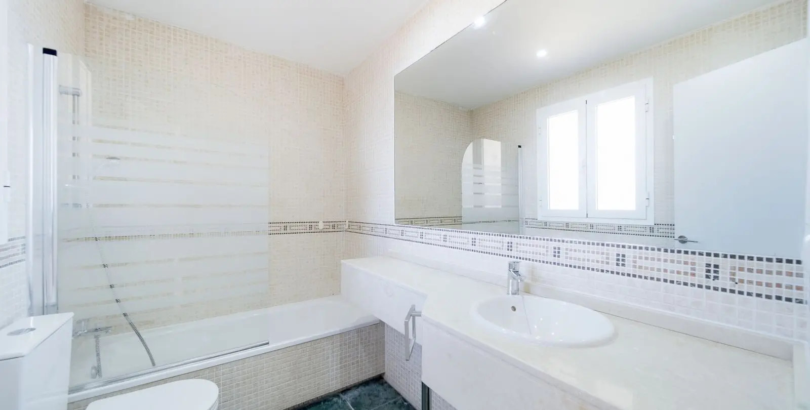 Venta de adosado en La Duquesa 27