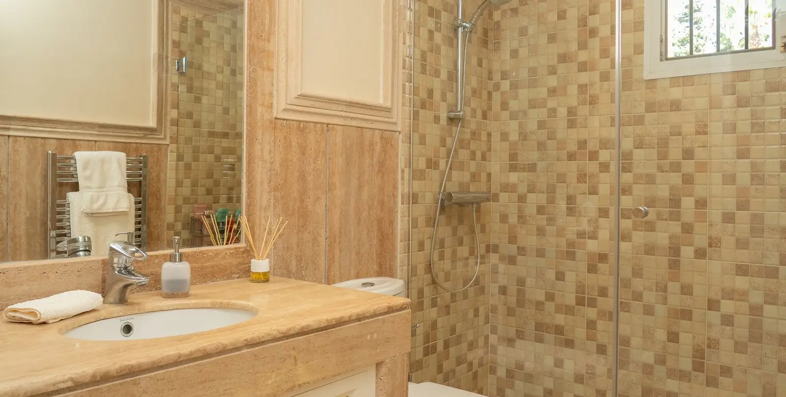 Venta de apartamento en planta media en Casares 13