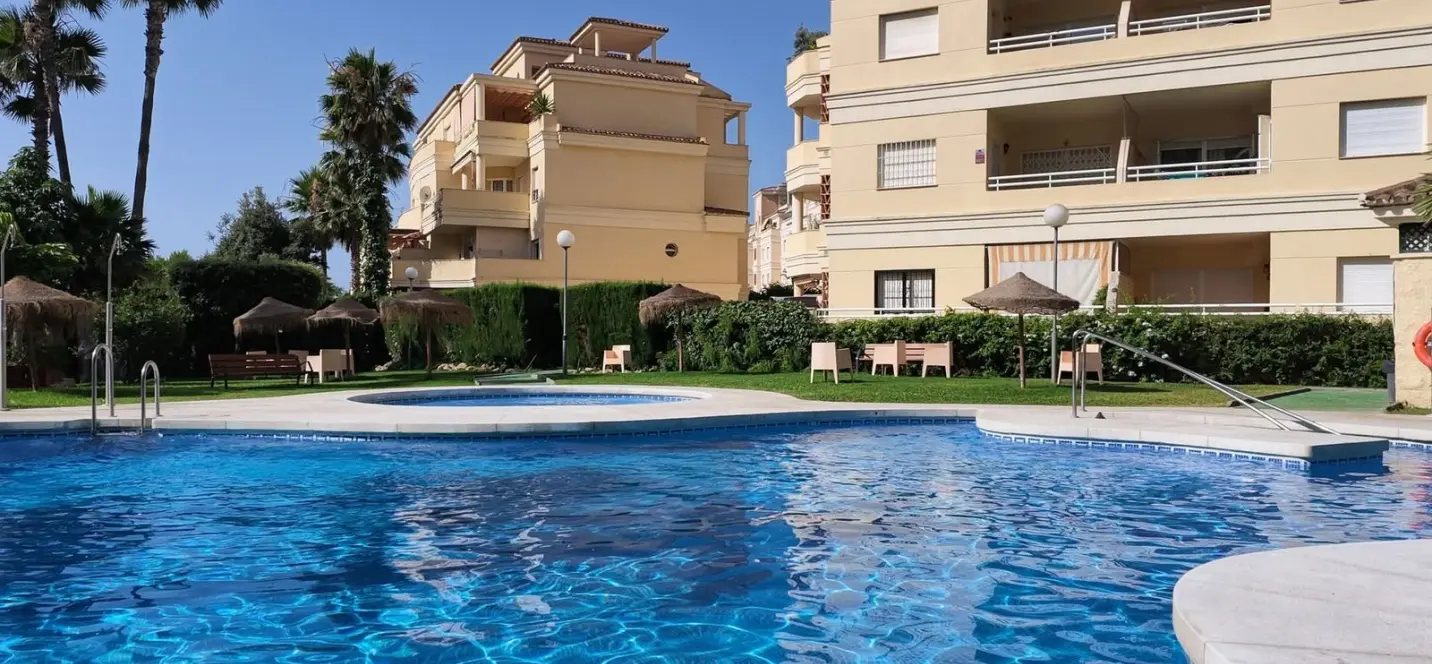 Venta de apartamento en planta media en Torrequebrada 0