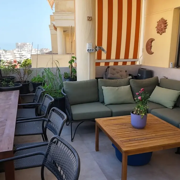 Venta de apartamento en planta media en Torrequebrada