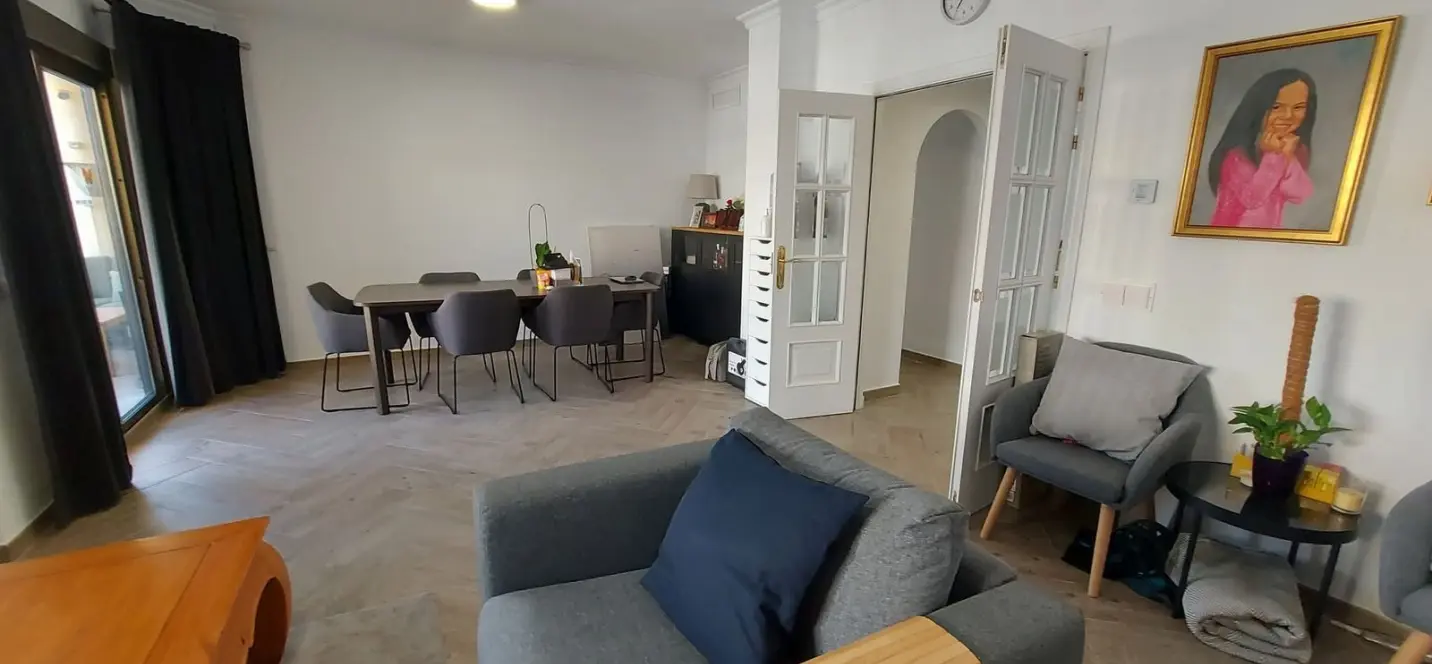 Venta de apartamento en planta media en Torrequebrada 3