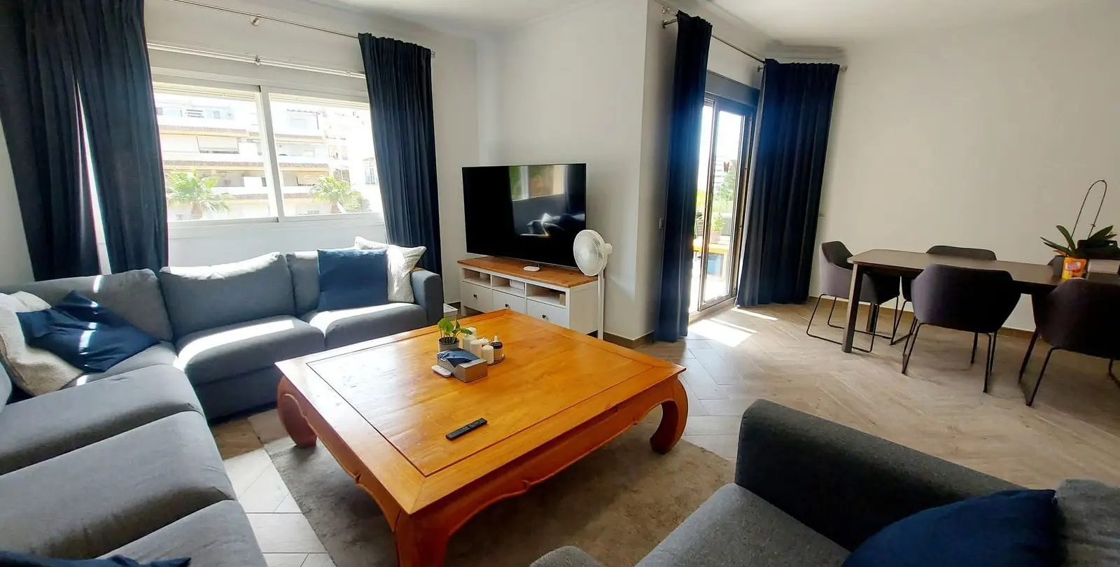 Venta de apartamento en planta media en Torrequebrada 7