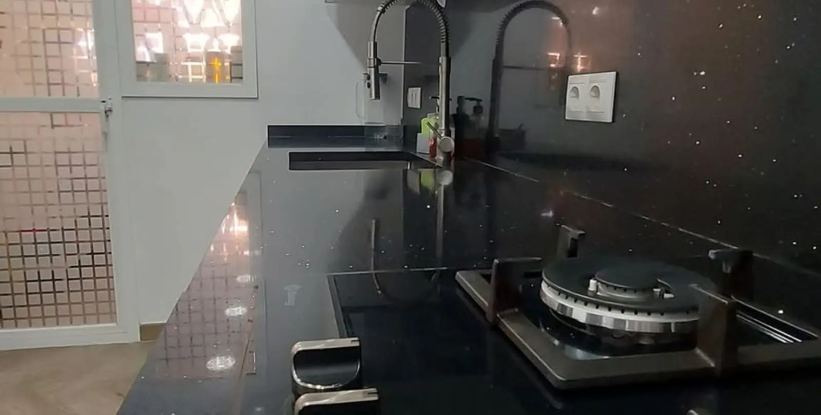 Venta de apartamento en planta media en Torrequebrada 9