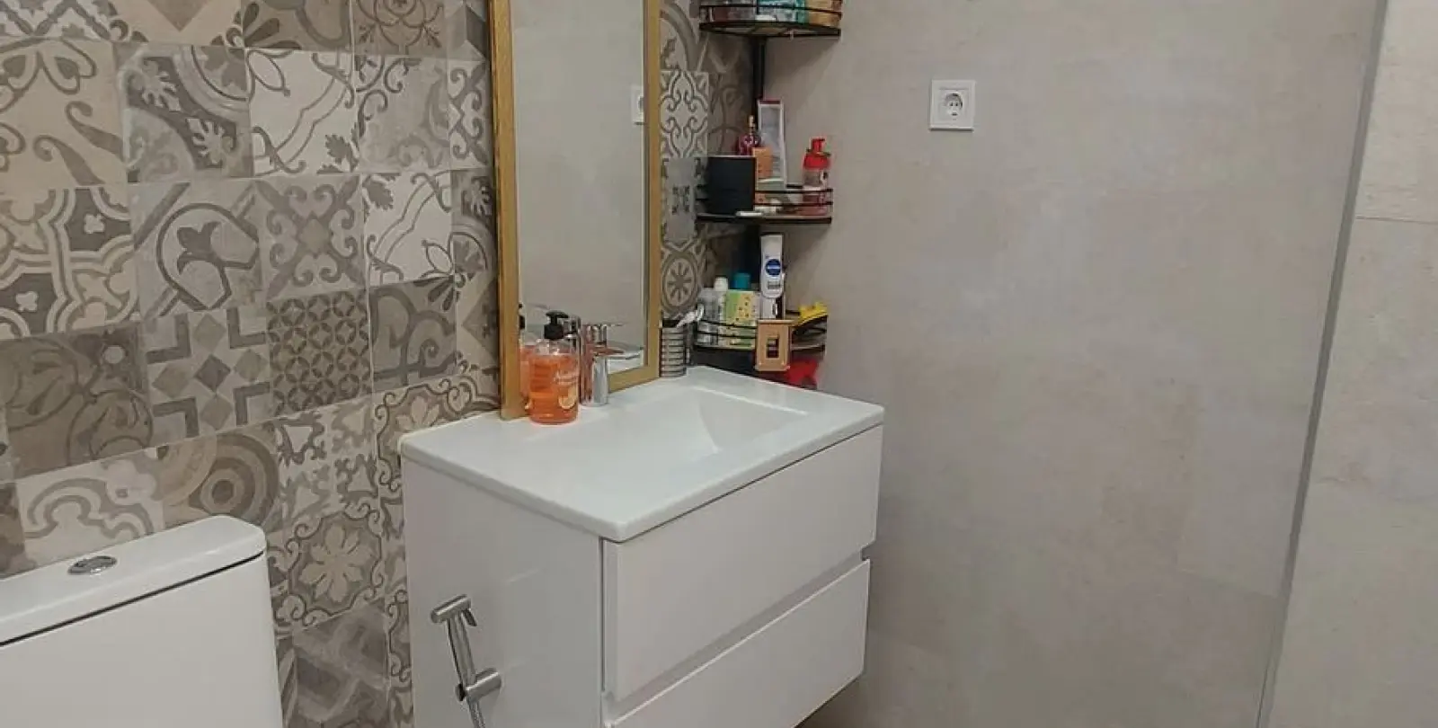 Venta de apartamento en planta media en Torrequebrada 12