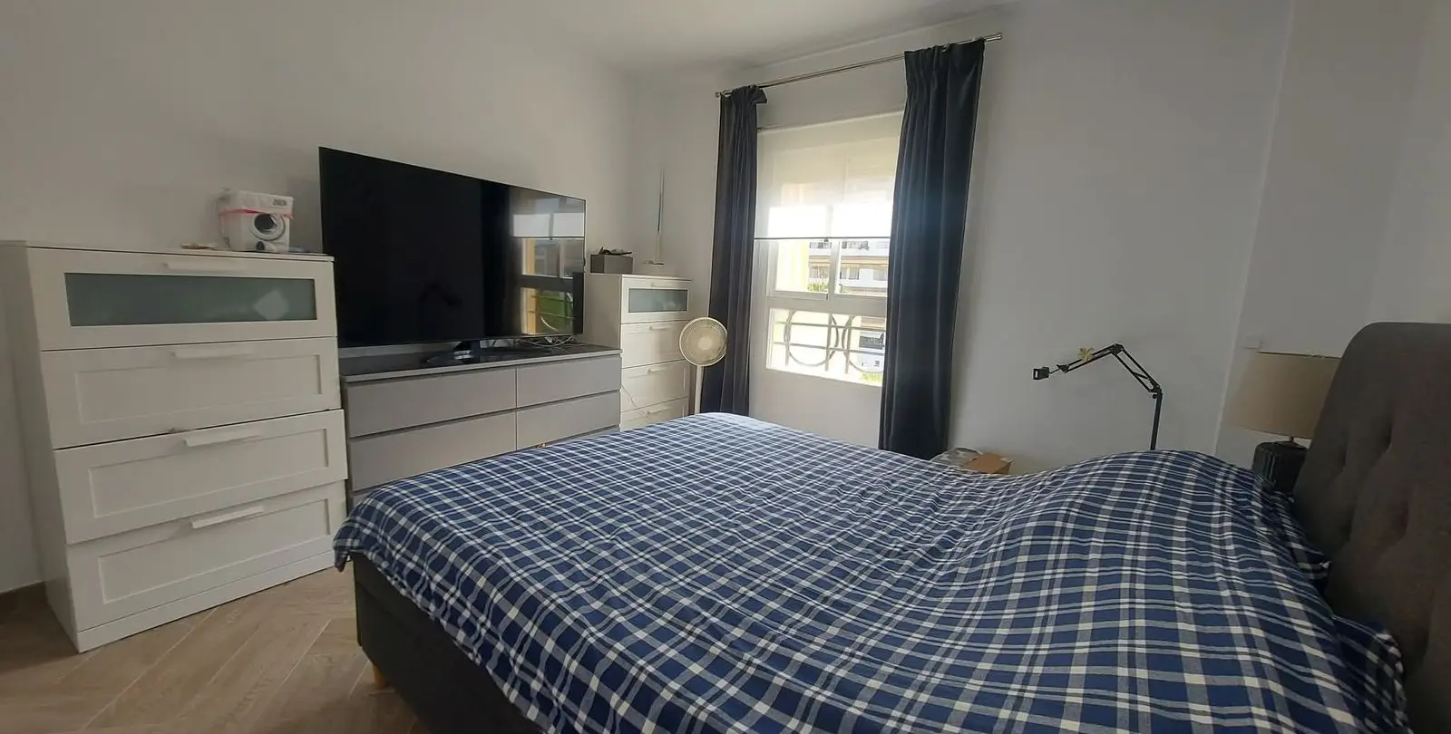 Venta de apartamento en planta media en Torrequebrada 13