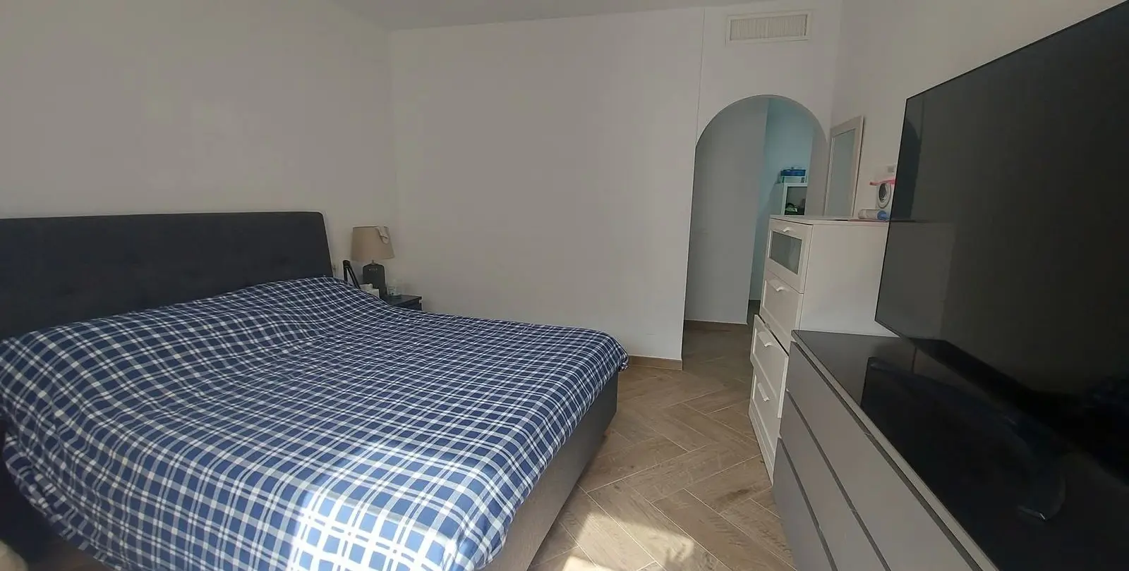 Venta de apartamento en planta media en Torrequebrada 16