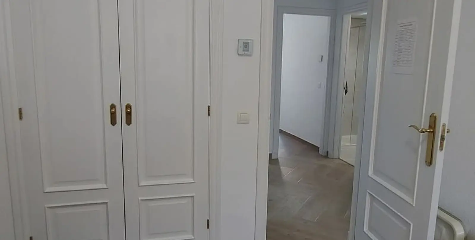 Venta de apartamento en planta media en Torrequebrada 23
