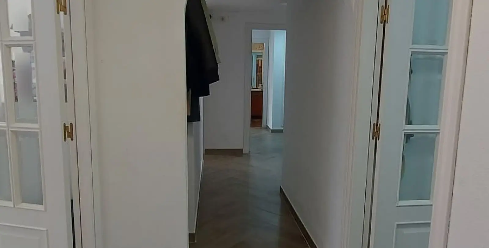 Venta de apartamento en planta media en Torrequebrada 27